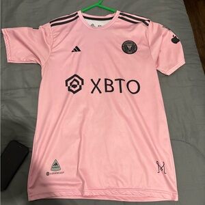 Selling Men Sz Small Messi Jersey